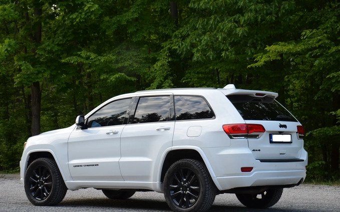 Jeep Grand Cherokee cena 120000 przebieg: 113000, rok produkcji 2019 z Łomianki małe 154